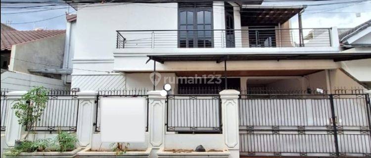 Rumah 2 Lantai Bagus SHM di Rawamangun, Jakarta Timur 1