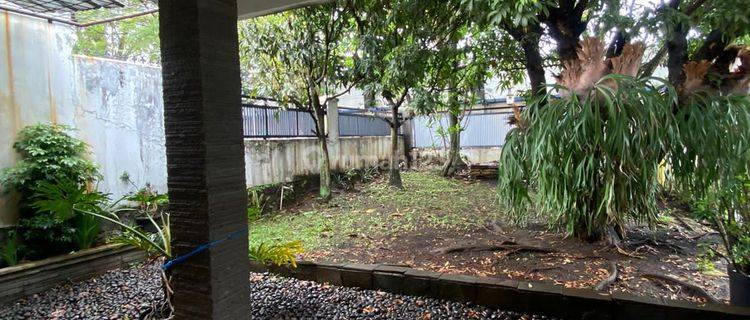 Disewakan rumah pusat kota dekat jalan Riau 1