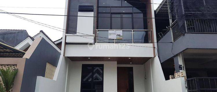 Dijual Rumah Baru Mewah di Cluster Bougenville, Graha Raya 1