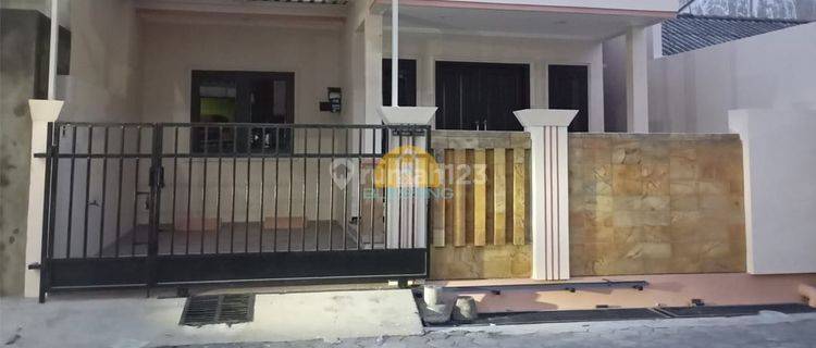 Rumah Bagus Tengah Kota Siap Pakai di Kelengan 1