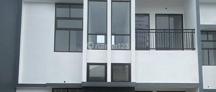 DI JUAL RUMAH BARU  LANTAI 2 Rumah 1