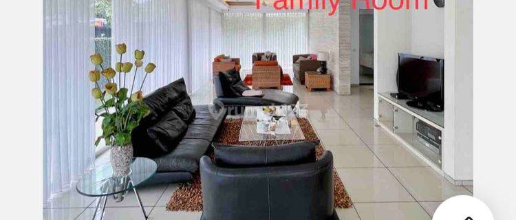 Dijual Rumah Bagus di Cigadung 3 Lantai semi furnished  1