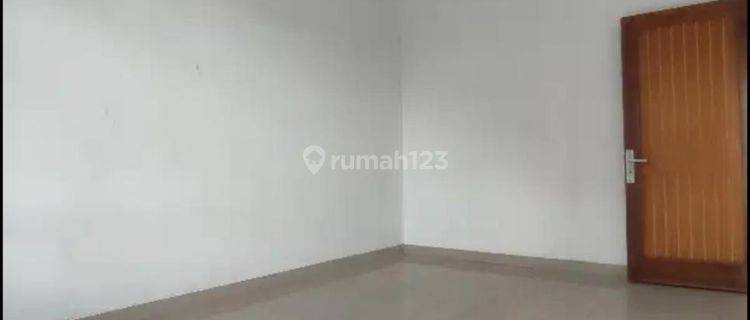 Di jual rumah bagus di sayap jl. Banteng  1