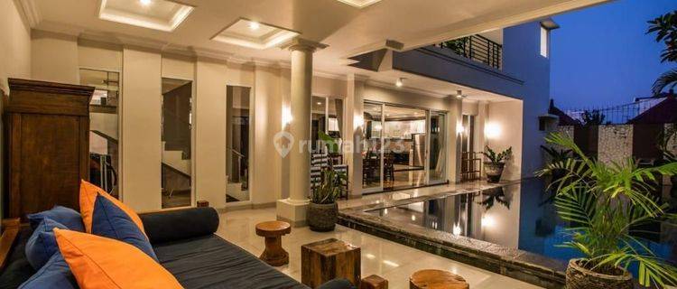 Villa luxury view laut di Kuta Selatan Bali lokasi strategis  1