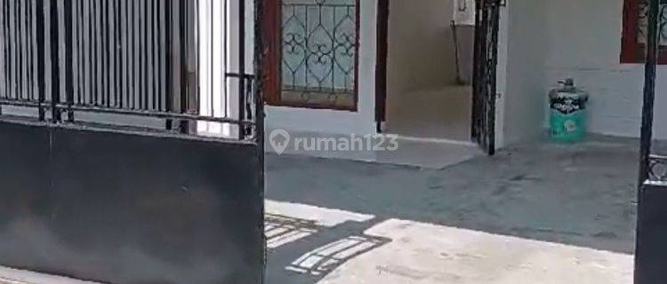 Dijual Rumah Cantik di  Taman Kopo Indah 3 , Baru Renovasi 1