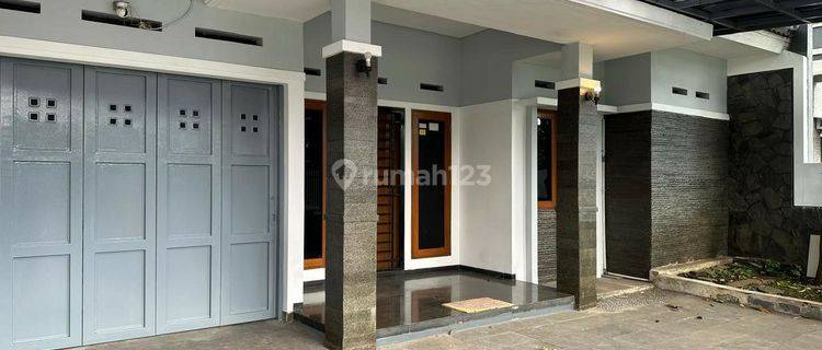 Dijual Rumah Siap Huni 2 Lanta,  Di Singgasana Bandung. 1