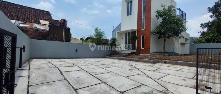 Rumah 2 Lantai Baru SHM di Timur Stadiun; Dekat Jl Tajem , Yogyakarta 1