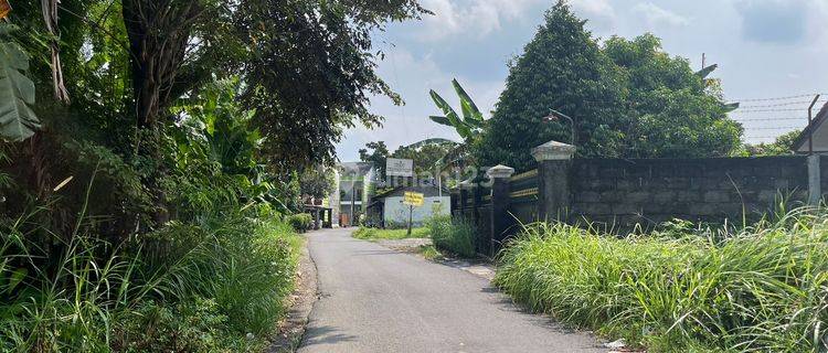 Tanah Nologaten Seturan, Belakang AMPLAZ 1