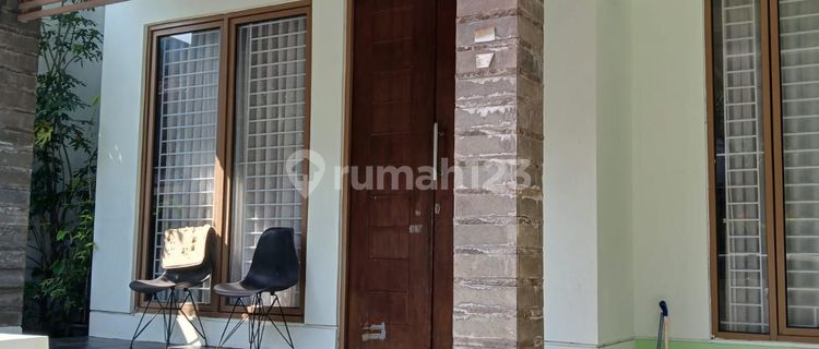 Disewa Rumah Siap Huni,  Minimalis, semi furnished di Emerald Bintaro 
 1