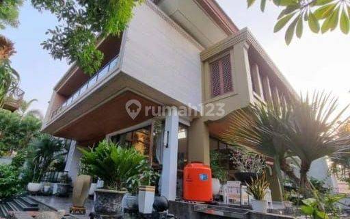 Dijual Rumah Mewah Modern Tropical Hook Sirkulasi Bagus Furnished Swimming Pool Dg Rooftop Di Pakubuwono Jakarta Selatan 

 1