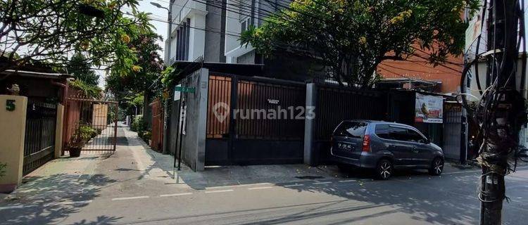 RUMAH TINGGAL ATAU RUKAN 4 LANTAI SEMI FURNISH SIAP HUNI.... *Stanley 1