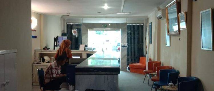 Dijual Cepat!! Ruko 2 Lantai, Full Furnished, Lokasi Strategis, Hadap Timur    **rizkia 1