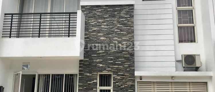 Dijual Butuh Cepat Rumah 2 Lantai, Bagus dan Semi Furnish, PLN 5500 Token, Air WTP, SHM di Green Mansion, Jakarta Barat 1