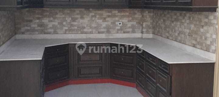 Dijual Rumah 4 Lantai, Row Jalan 3 Mobil, Listrik 33000kva, Hadap Barat, AC 12, Air Pam, SHM di Pluit Murni, Jakarta Utara 1