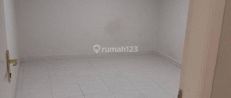 Sewa Rumah Hoek Taman Ratu Indah Jakarta Barat mp.wt.0824 1