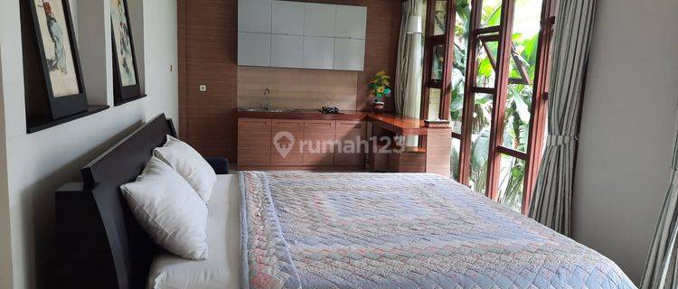 DISEWAKAN RUMAH MEWAH FURNISHED DI GERLONG 1