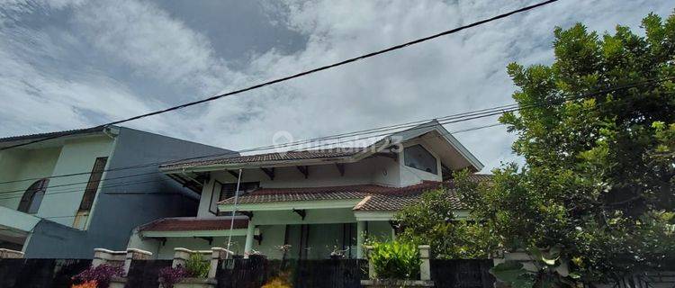 Rumah Hook ad Swimming Pool dalam Perumahan Sektor 1 Bintaro Jaya 1