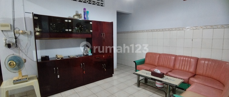 For Sale Tirtoyoso House Located in the Center of Semarang City Suitable for Boarding House, Office, Business 1