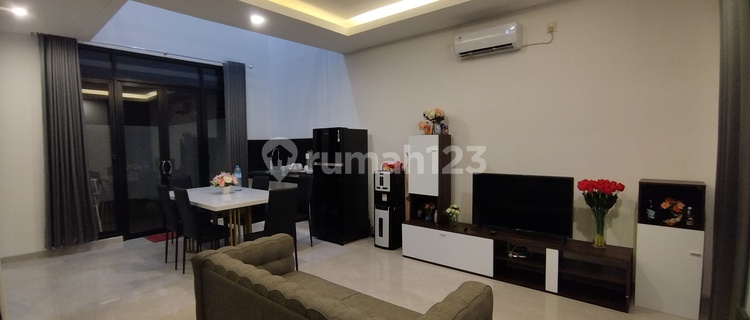 Rumah Cantik Furnish Lengkap Siap Huni Tinggal Bawa Koper, Cluster Hilago Bsb City Dekat Uptown Mall, Universitas Kedokteran Unika, Dekat Kawasan Industri, Pintu Tol Krapyak 1