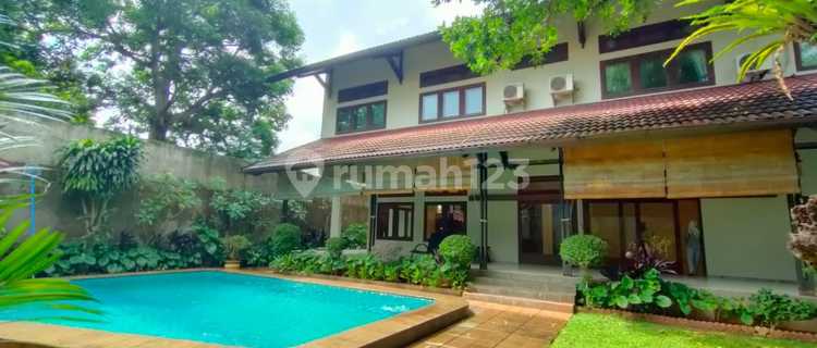 Luxury House 1117m2 Ready to Live In with Private Pool in Kemang 1