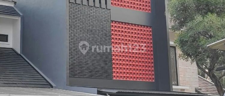 Great 3-Story House in Graha Raya Bintaro, South Tangerang 1