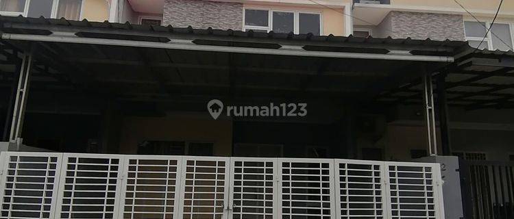 Rumah 2,5Lantai Siap Huni Dekat Tol Green Lake City Cipondoh 1