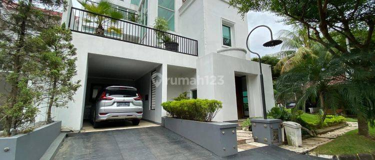 Rumah Posisi Hook 3 Lantai Modern Minimalis di Bintaro Jaya 1