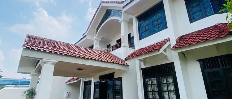 Rumah 2 lantai Jual BU  private pool  cluster Cinere Jakarta  1