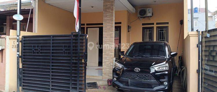 Rumah Hook Semi Furnish Rapi Lokasi Dekat Joglo Jakarta Barat 1