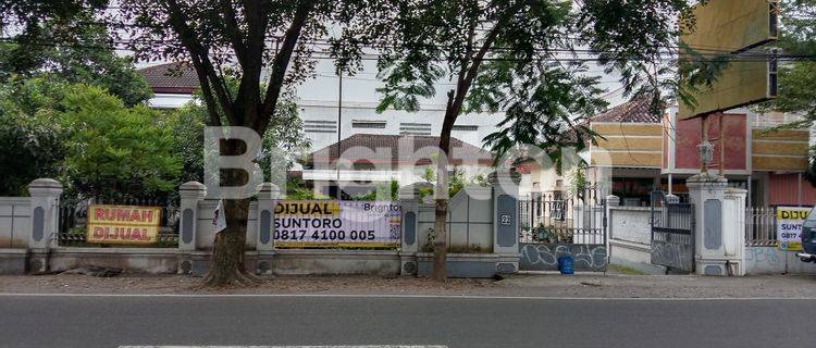 RUMAH BESAR 2LT PINGGIR JALAN ASPAL DEKAT MASJID AL AQSHO KLATEN 1