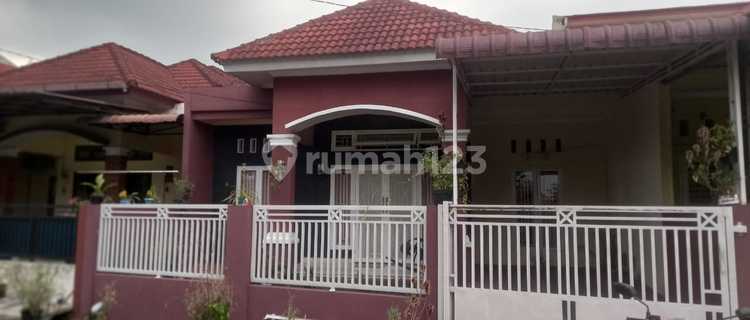 Rumah Exclusiv Dalam Perumahan Didaerah Medan Johor 1