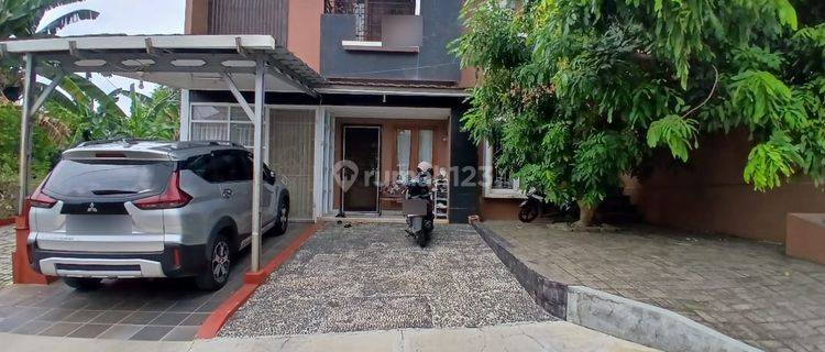 Hunian 2 Lantai Semifurnished Palm Hill Jl Lotus Merah 1