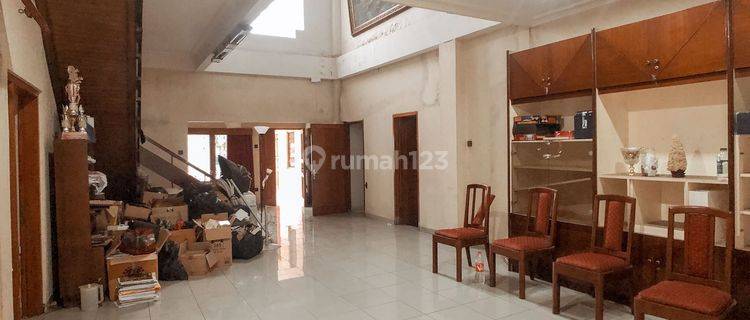 Jual Rumah Cihampelas Jalan Utama 1