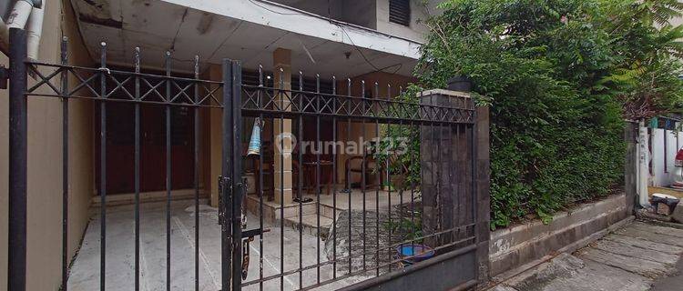 Rumah 1,5 lantai SHM di Tomang, Jakarta Pusat  1