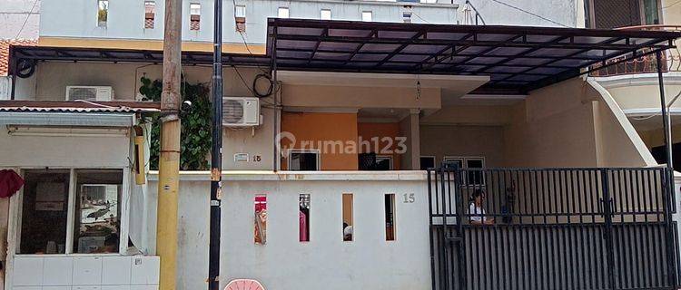 Rumah hadapTimur SHM Sudah Renovasi di Duri Kepa  1