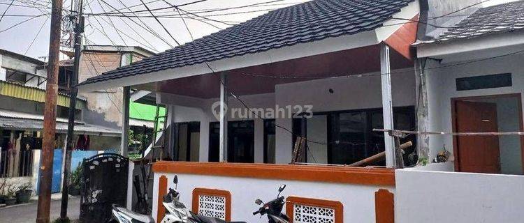 Rumah Siap Huni Huk hadap Timur  di Kapuk Jakarta Barat 1