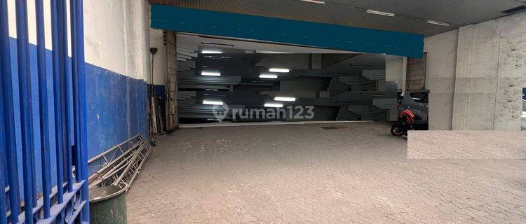 Jual Bangunan Usaha di Kertajaya 2 Lantai Ex Showroom Strategis 1