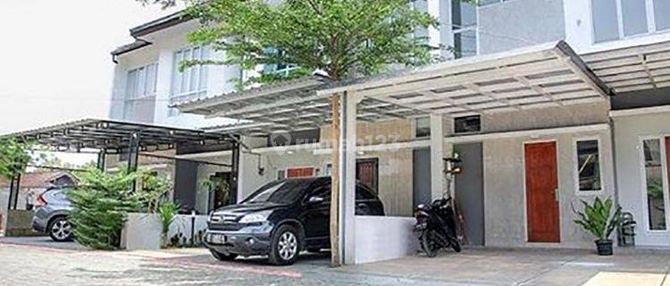 Rumah 2 Lantai Siap Huni , Strategis Dekat Tol Cibubur 1