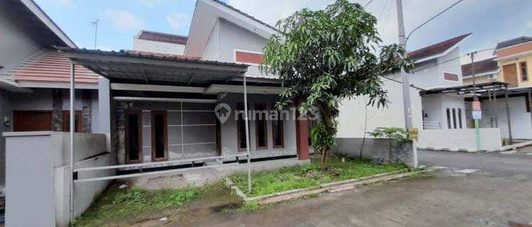 Rumah Murah di Karangmalang Sragen dekat alun² 1