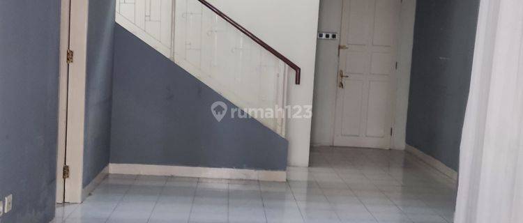 Rumah rapi terawat 1