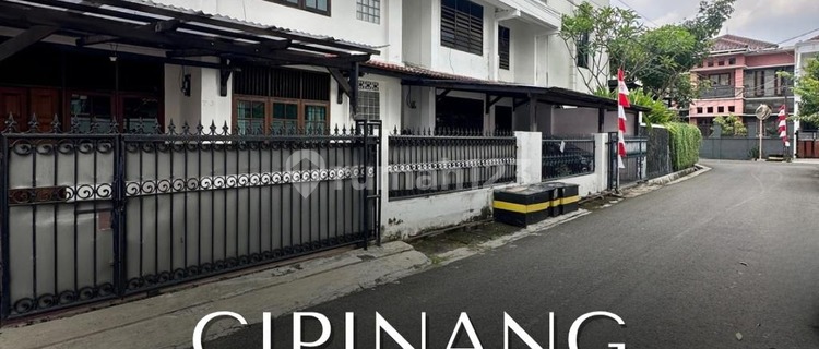 For Sale 2-Story Terrace House in a Housing Complex 1