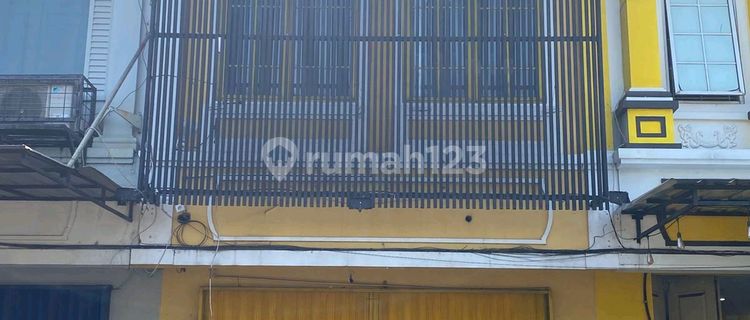 For Rent: 2.5-Story Shophouse in BSD Golden Viena 1