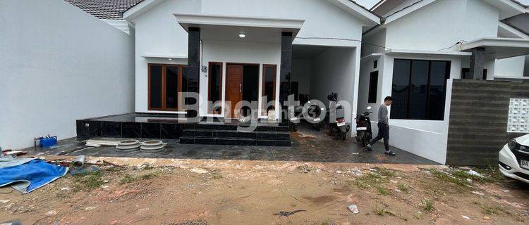 DIJUAL RUMAH BARU DI PRAMUKA 1