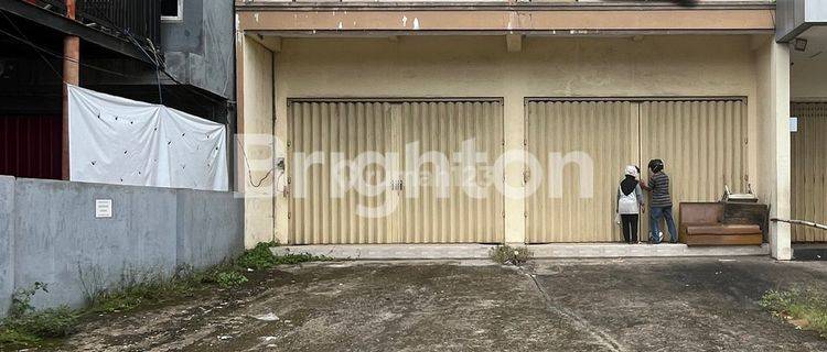 DIJUAK RUKO 3 LANTAI DI KAYU TANGI BANJARMASIN 1