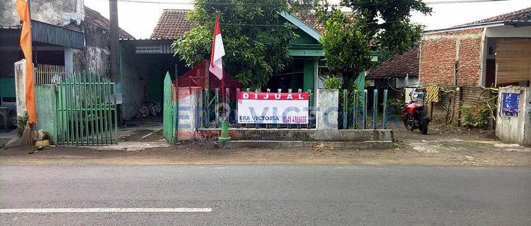 Dijual Rumah Pekarangan Luas Di Pinggir Jalan Kertosono Nganjuk 1