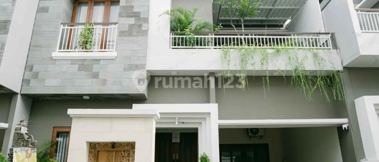 Semi Villa House Near Living World Mall, Kertalangu Tourist Village 1