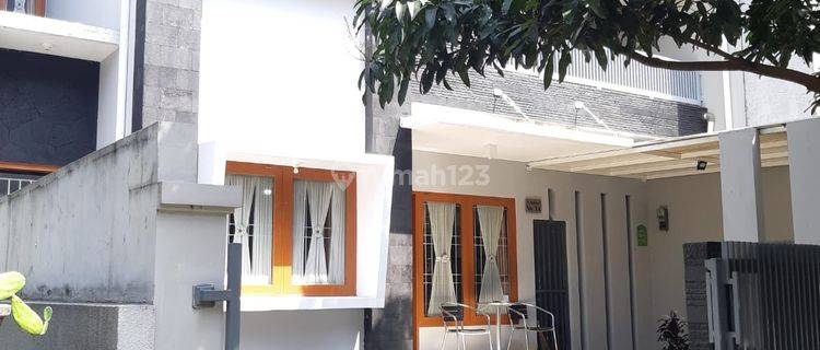 Rumah Nyaman Semi Furnished di Batununggal Mulia 1