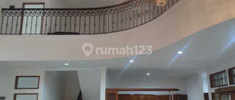 Disewakan Rumah Cantik Siap Huni di Setraduta Bandung Setra Duta 1