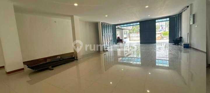 Large Ready-to-Use Shop House on Main Road Pasteur 1