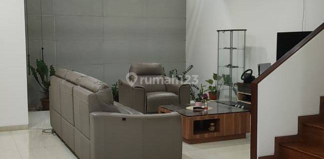 Rumah Lux Terawat di Komplek Mekar Wangi 1